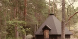 Hütte im Wald von Finnland