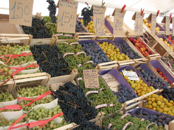 leil.de/di/pics/markt_stand_in_padua_italien.jpg