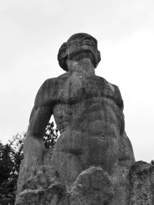 Statue am Ohlsdorfer Friedhof