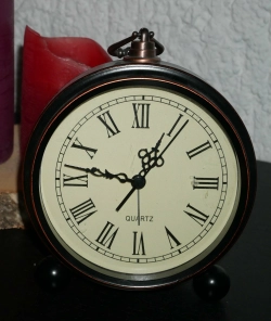 Wecker mit römischen Ziffernblatt