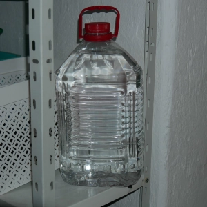 Verpackung für destilliertes Wasser