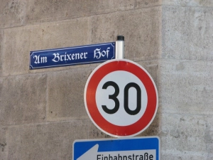 Verkehrsschild 30