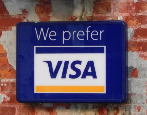 Schild einer Visa-Karte