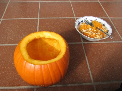 Ausgehöhlter Kürbis