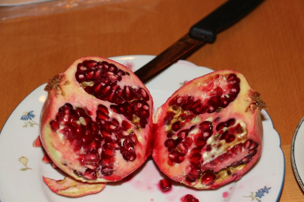 Aufgeschnittener Granatapfel